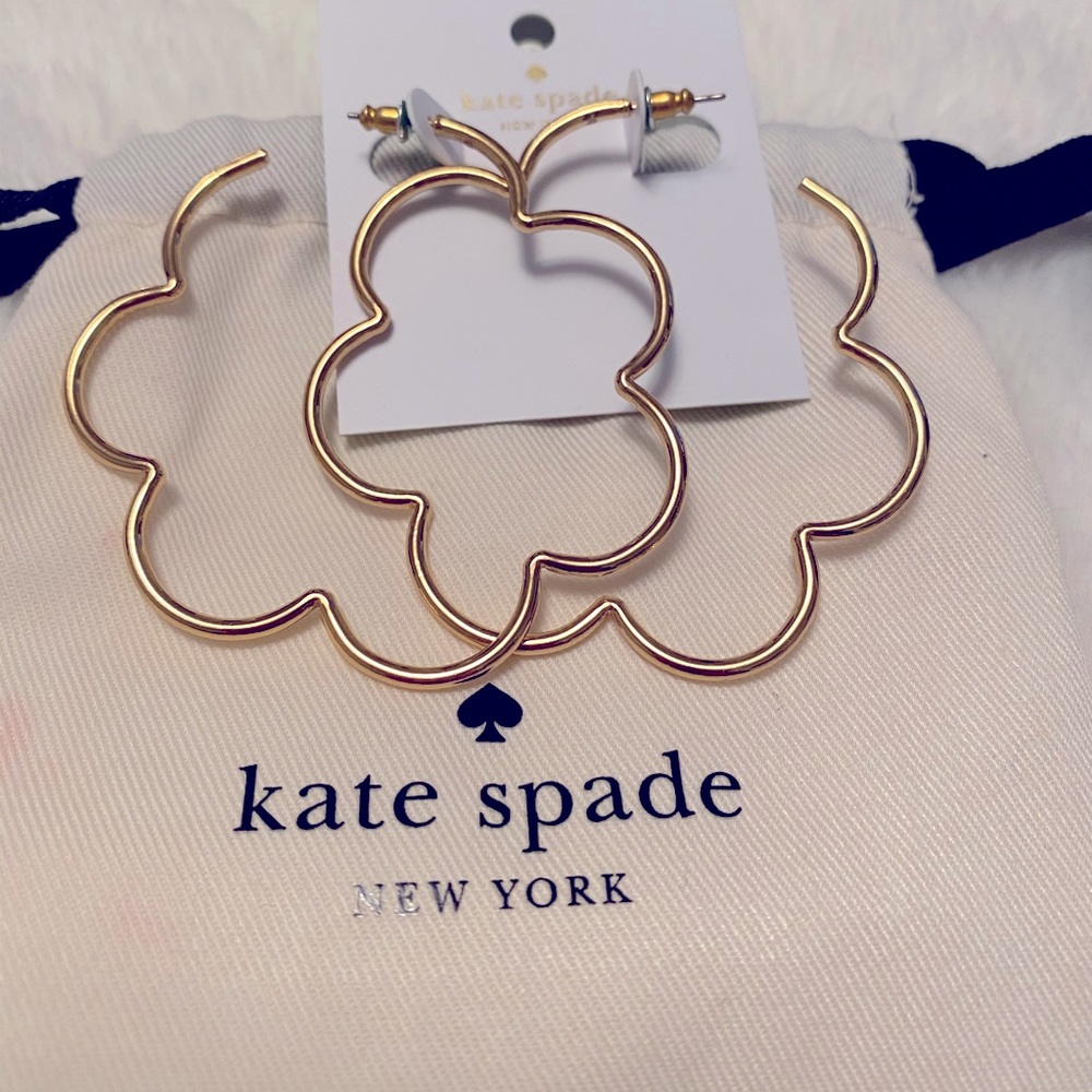 Kate Spade Scrunched Scallop Clover earrings